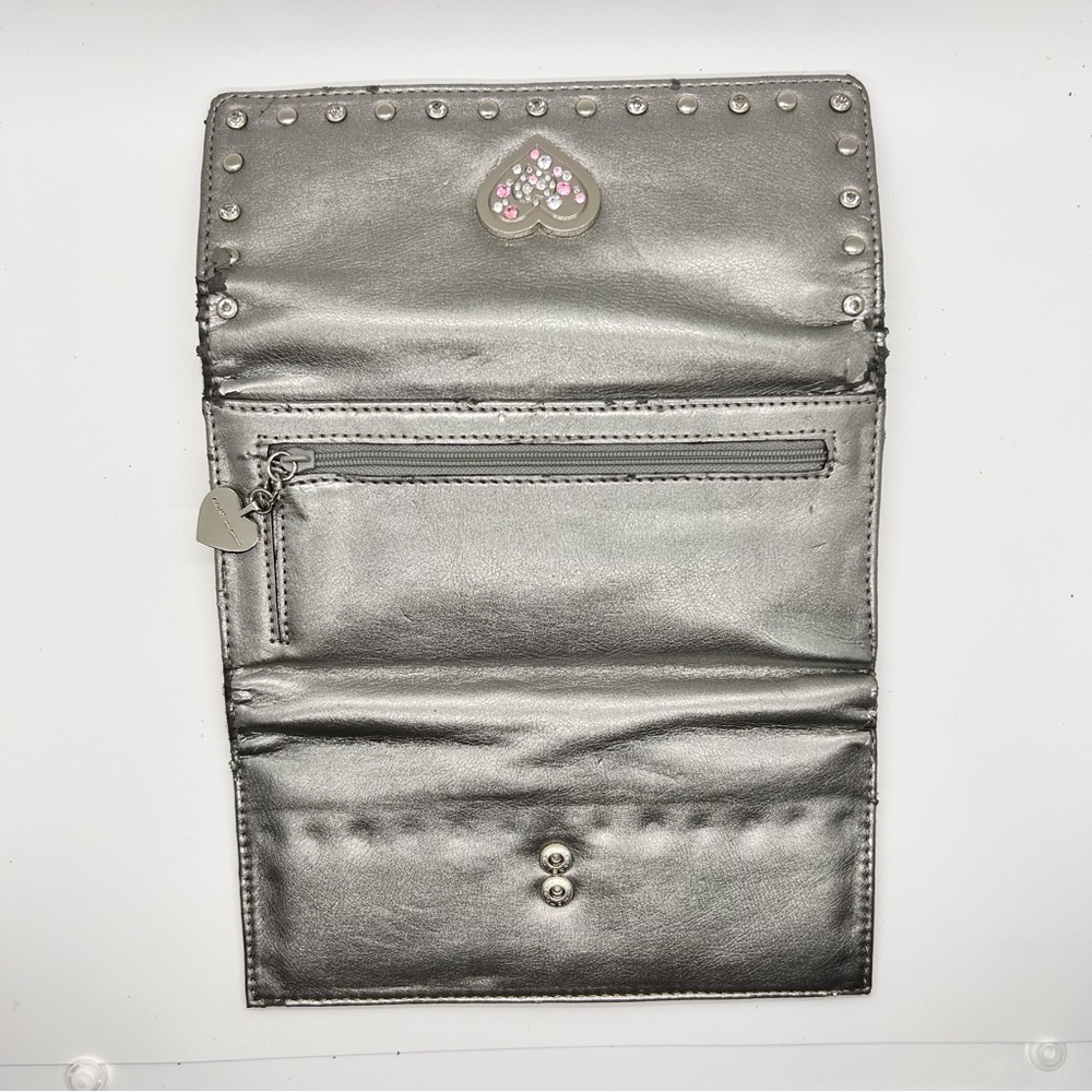 Kathy Van Zeeland Silver Metallic Wallet with Heart Accent Y2K - Picture 9 of 16
